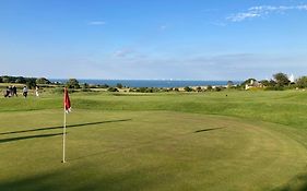 Broadstairs, Bays & Golf - Sleeps 2