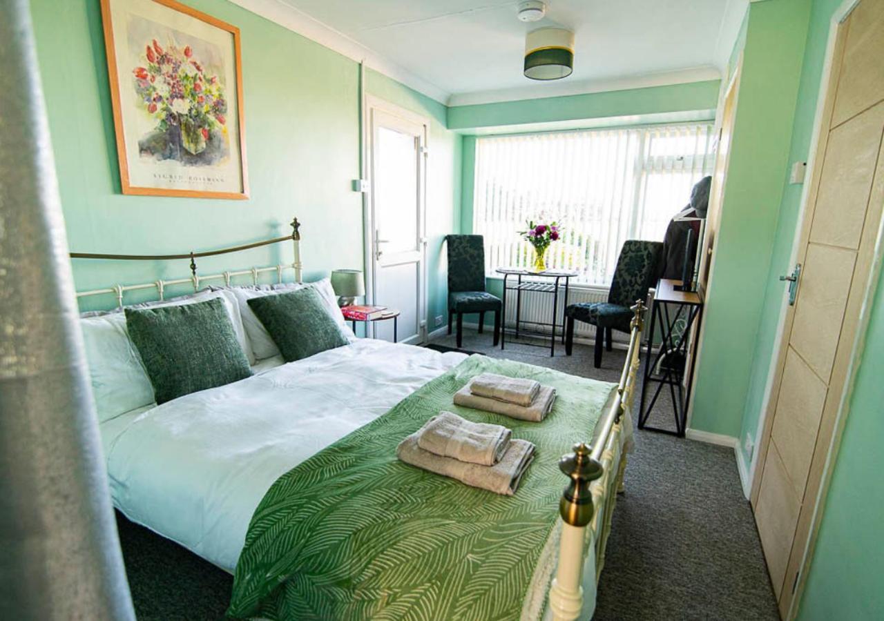 Broadstairs, Bays & Golf - Sleeps 2 Apartment Exterior photo